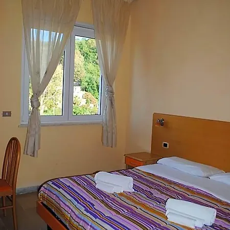 Hotell South Paradise